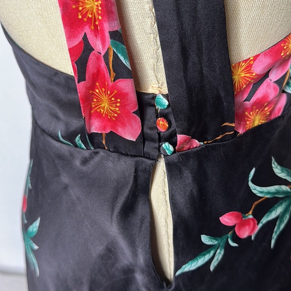 Vintage 1990s Victoria's Secret Floral 100% Silk night wear soft and beautiful. - Picture 4 of 8